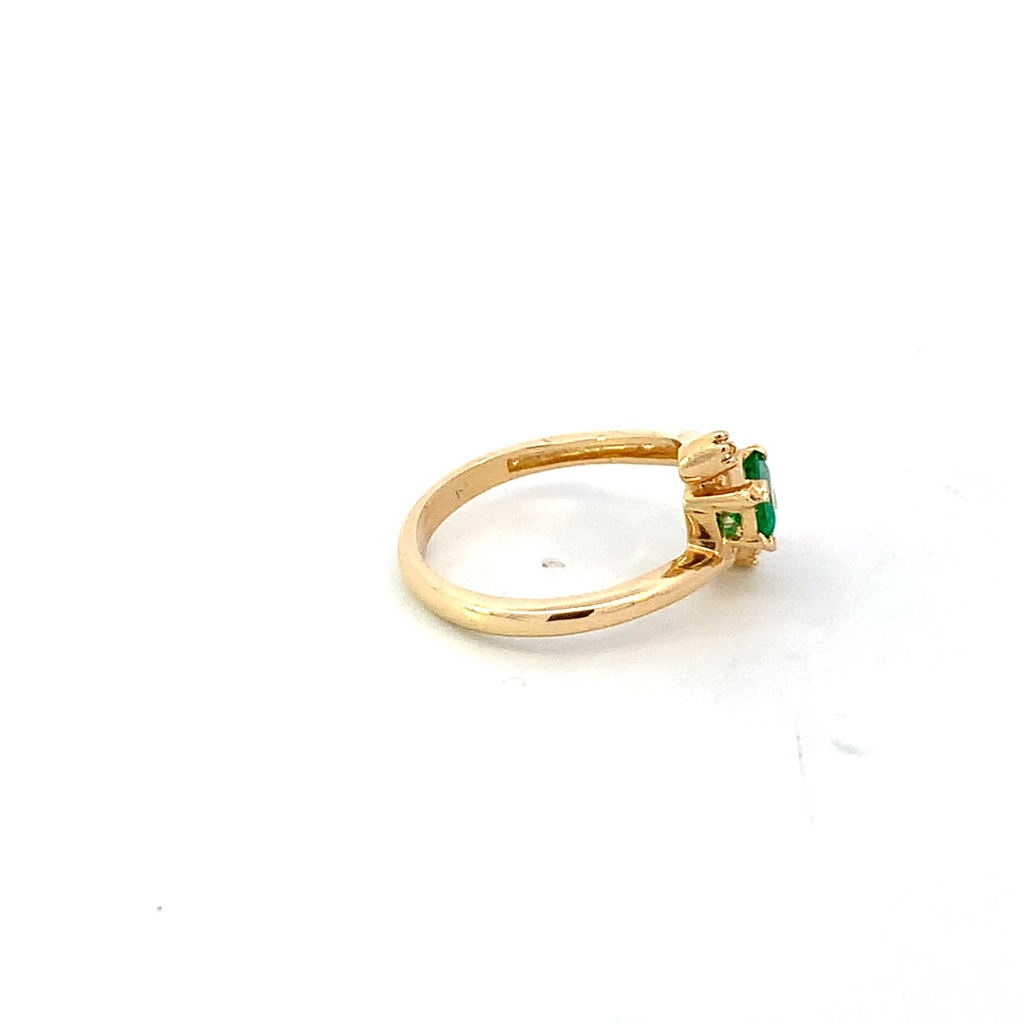ANILLO ESMERALDA Y DIAMANTES ORO AMARILLO         
