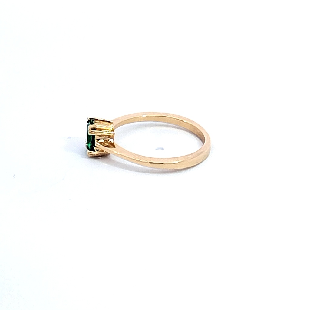 ANILLO SOLITARIO ESMERALDA ORO AMARILLO            