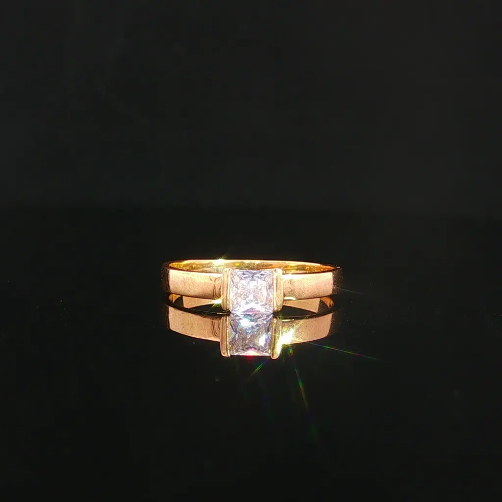 ANILLO SOLITARIO CUADRADO ORO AMARILLO